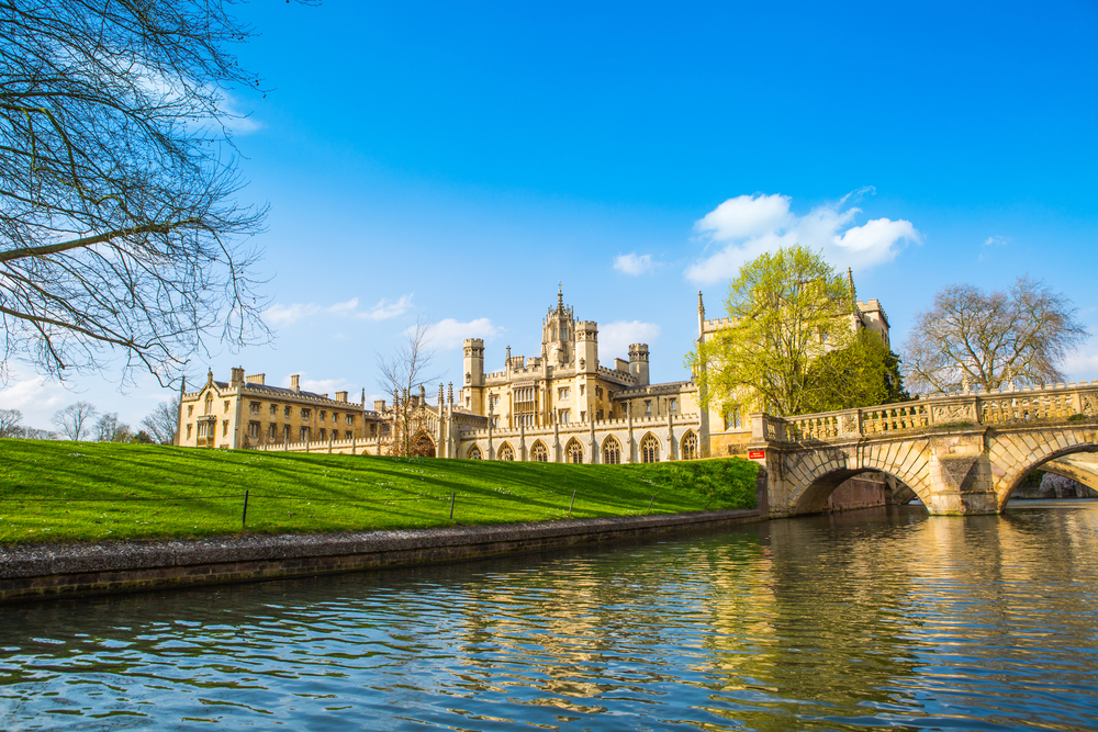 Les villes universitaires: Cambridge-Oxford